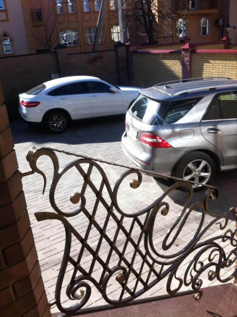 Barin House Hotel Sumy Exterior foto